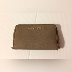 Michael Kors wallet brown leather